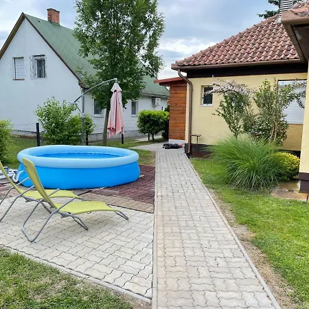 Agnes Nyaralohaz 別荘 *